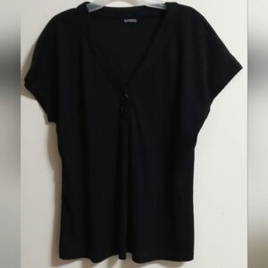 NWT Bloomchic v-neck line two button top us size 14/16 black